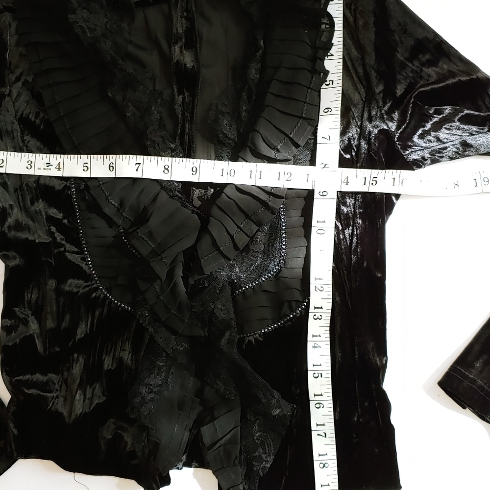 Goth Velvet Ruffle Button Top S - Picture 4 of 6